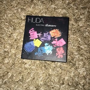 Huda beauty electric obsessions